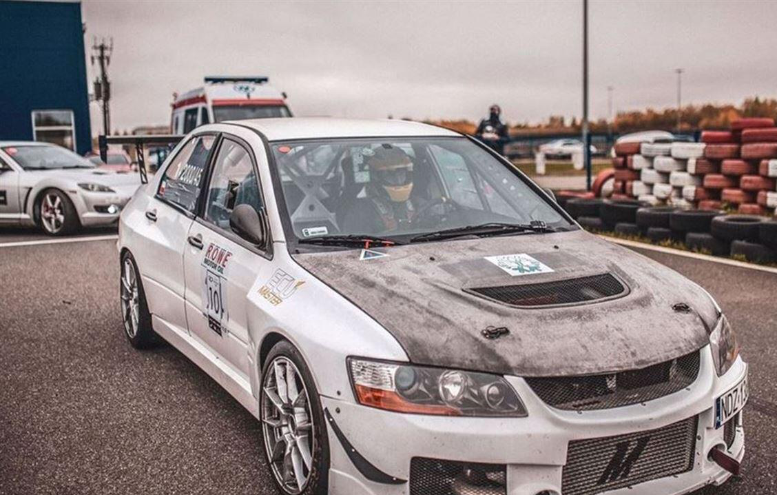 Evo 9 Chassis wide body very light