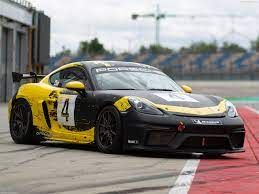 Journée piste de location de voiture officielle Porsche 718 GT4