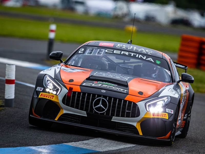 梅赛德斯 AMG GT4