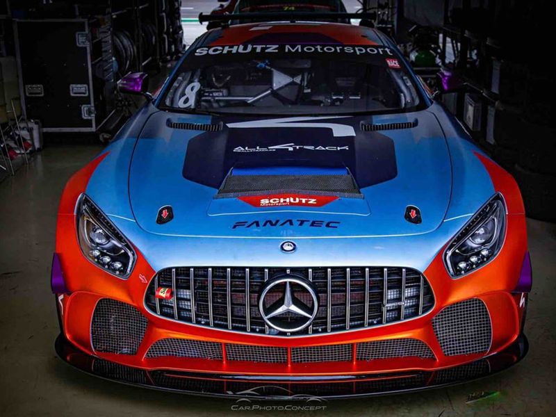 梅赛德斯-AMG GT4