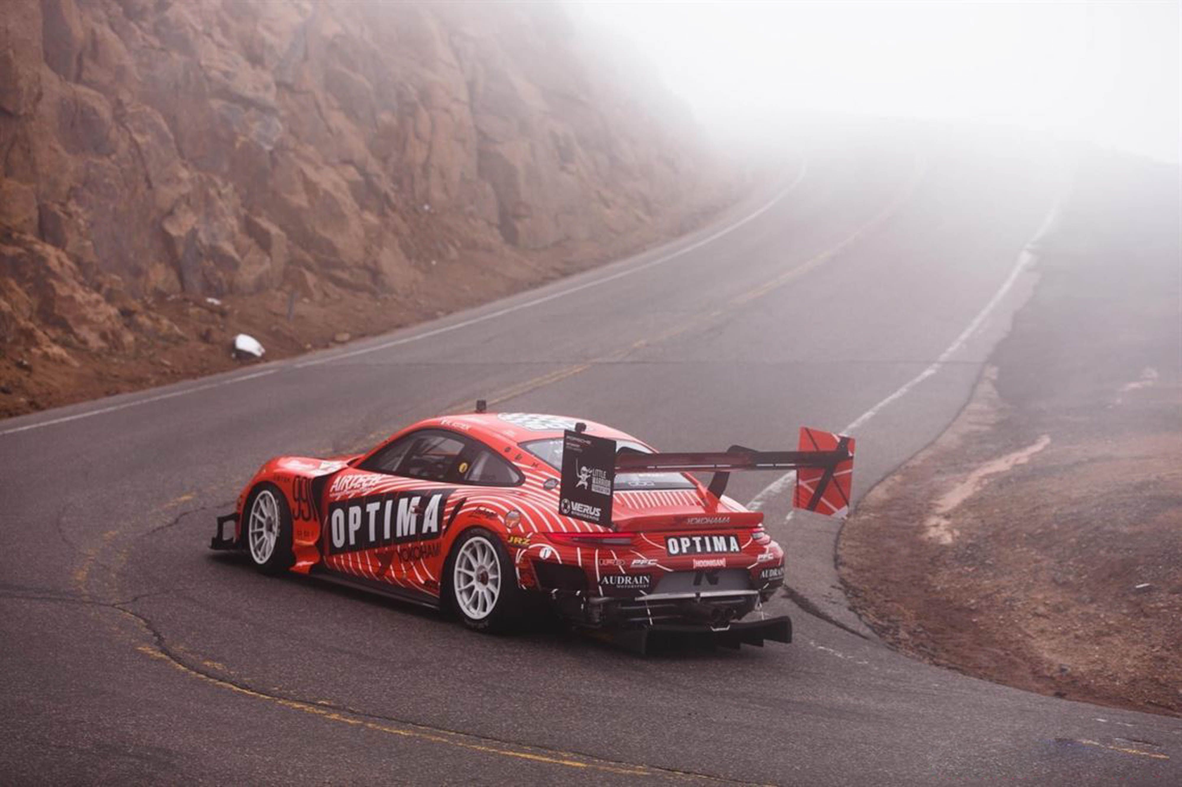 保时捷 GT3 CUP，已经改造为爬山赛车，派克峰爬山赛记录保持者