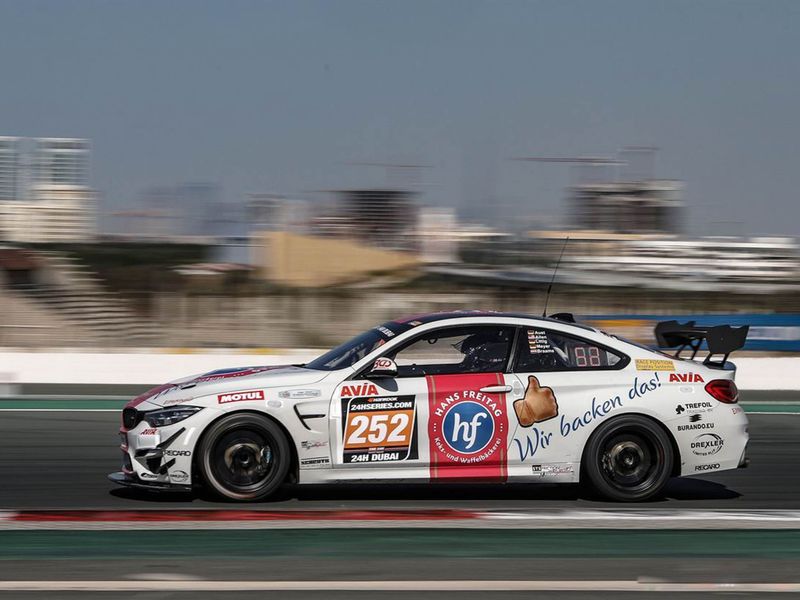 出售两台宝马 M4 GT4 EVO 2021冠军赛车
