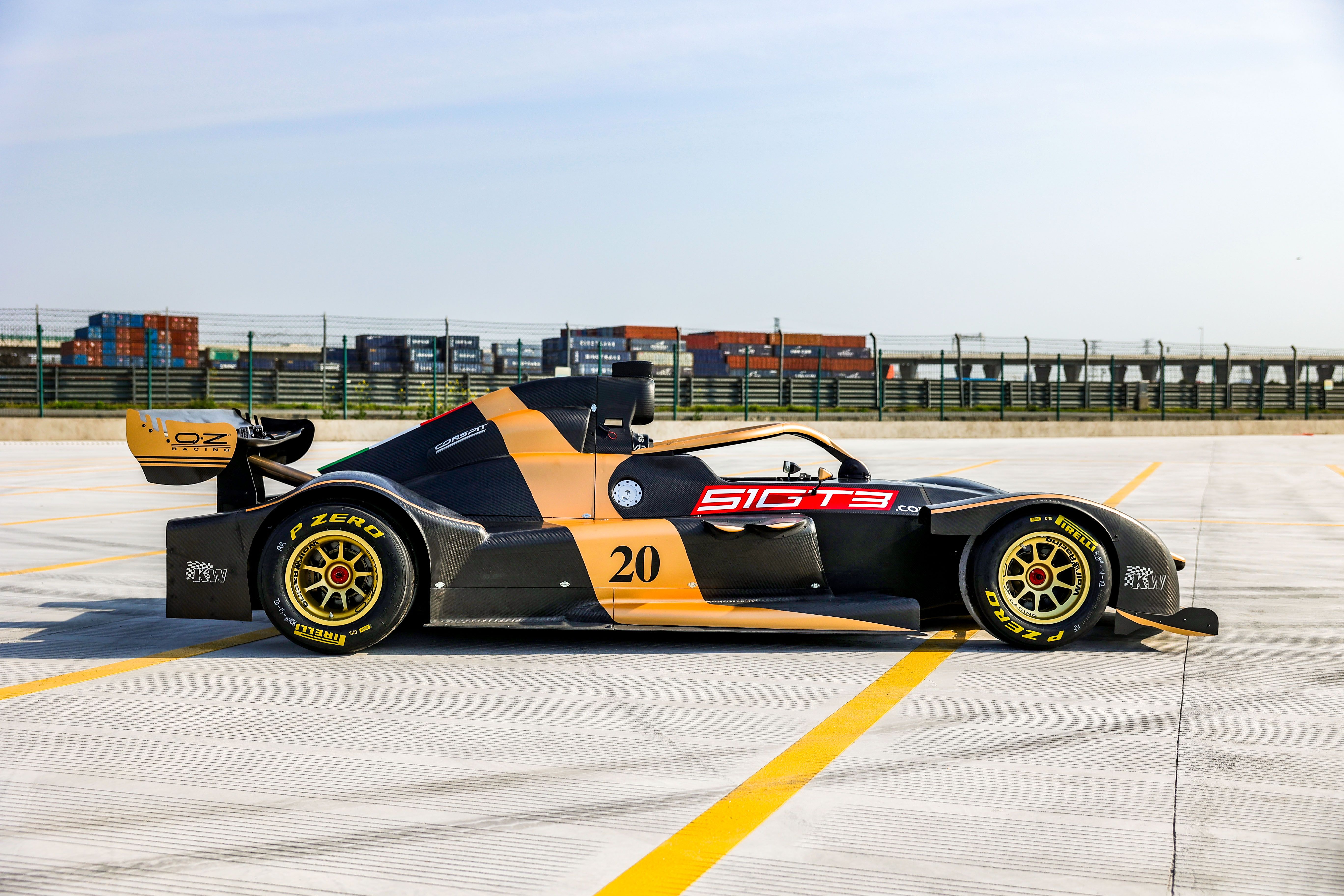 العلامة التجارية الجديدة وولف ريسينغ ميسترال V6 سباق السيارات