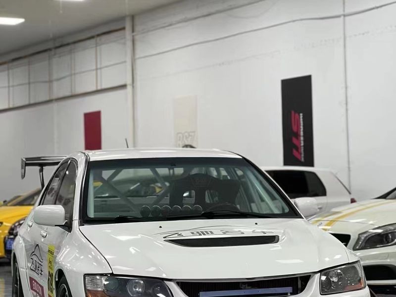 Auto da corsa Mitsubishi Evo9