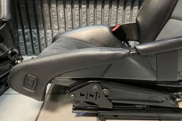 保時捷 Cayman GT4 輕量桶型座椅
