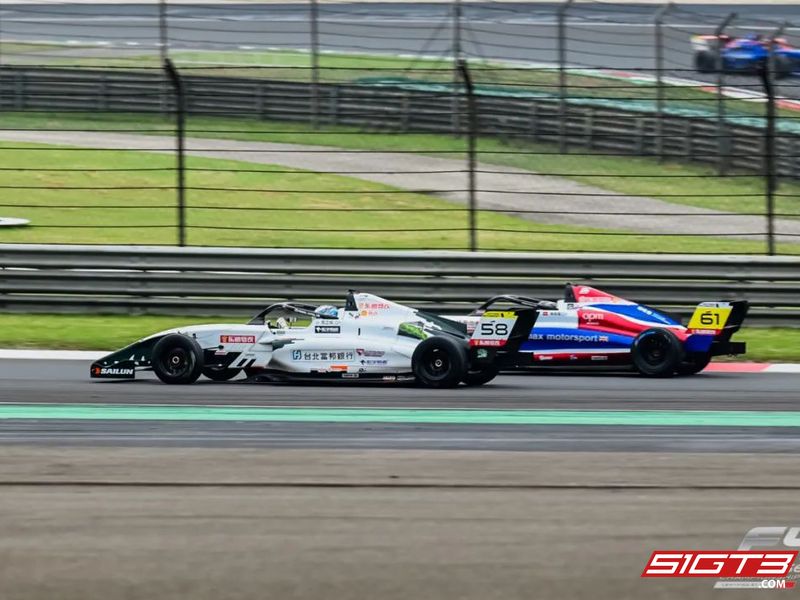 2025 F4方程式中國錦標賽 DAY 1 張石墨、戴於淏斬獲杆位