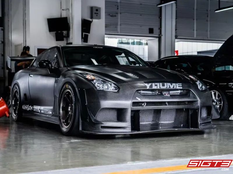 YOUME이 Nissan GTR 레이싱카와 함께 CEC에 합류하여 GTL 그룹 내구 여정을 시작합니다!