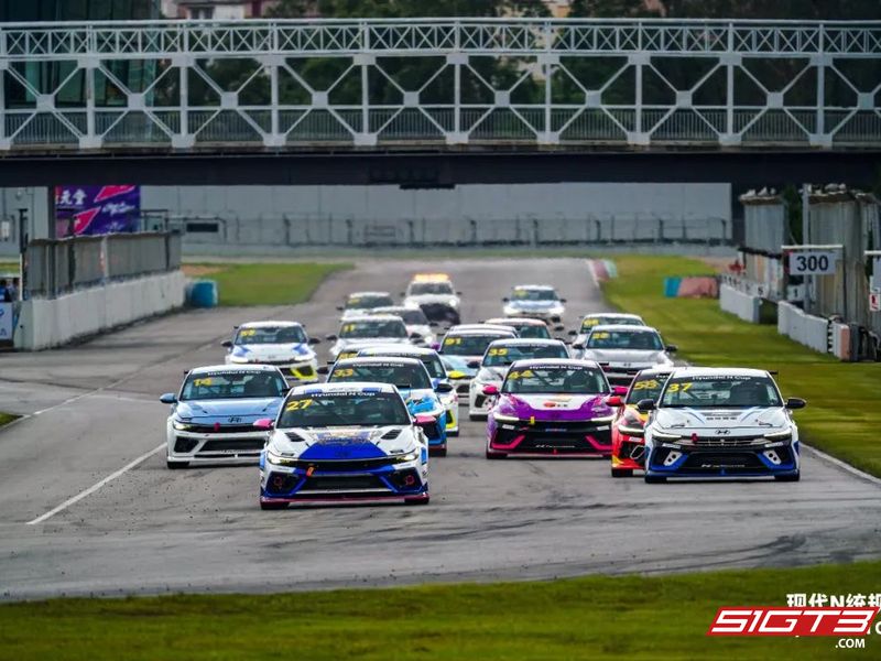 Sailun-dekk eskorterte den harde kampen i Zhuhai, og åpningskampen i Hyundai N-standardløpet demonstrerte det ultimate angrepet og forsvaret.