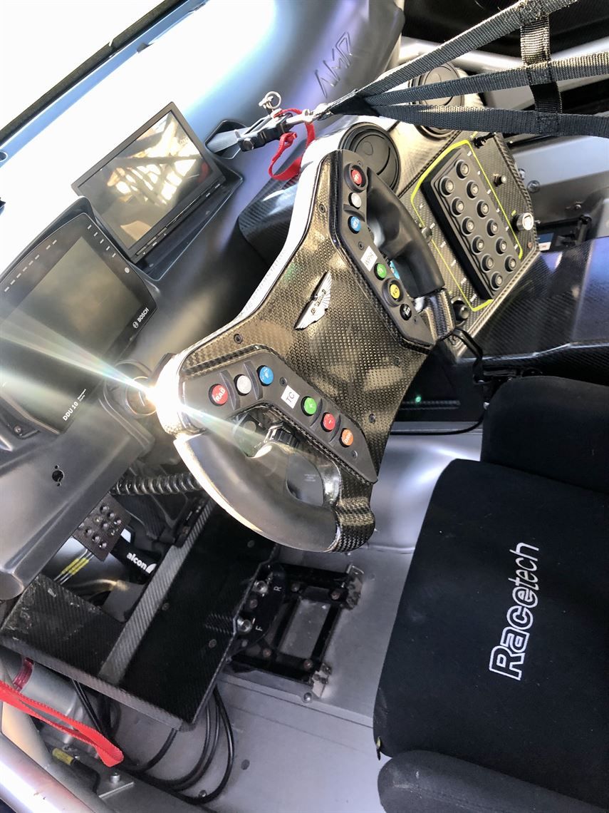 2辆2019款阿斯顿马丁GT4赛车 * 出售/季租 *