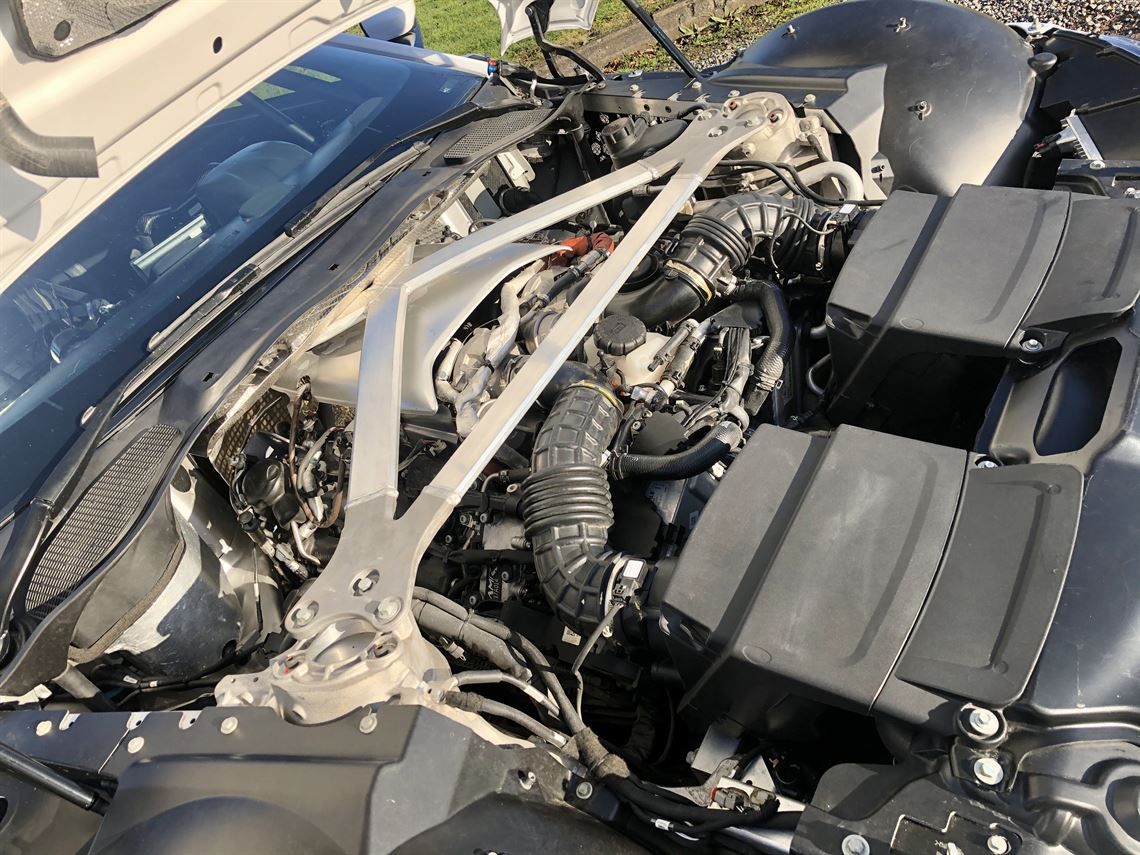 2辆2019款阿斯顿马丁GT4赛车 * 出售/季租 *