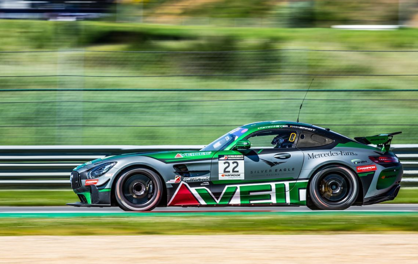 2辆梅赛德斯AMG GT4 2019