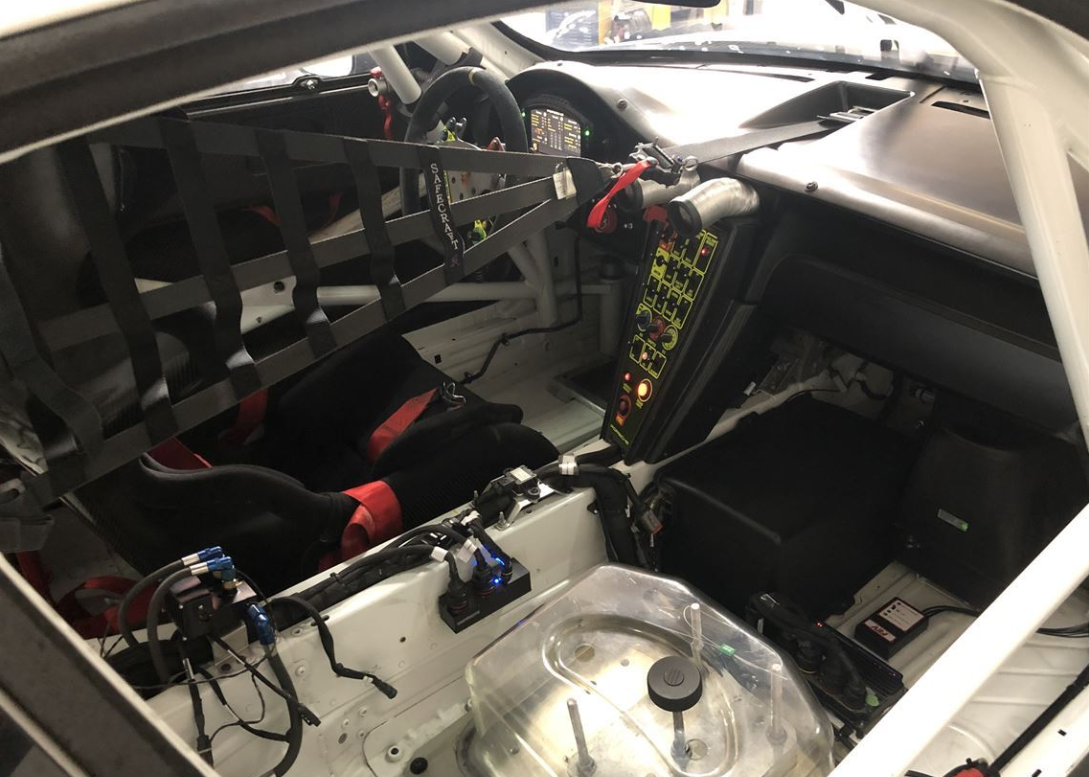 吴X同款，保时捷 911 GT3 R，结实耐撞