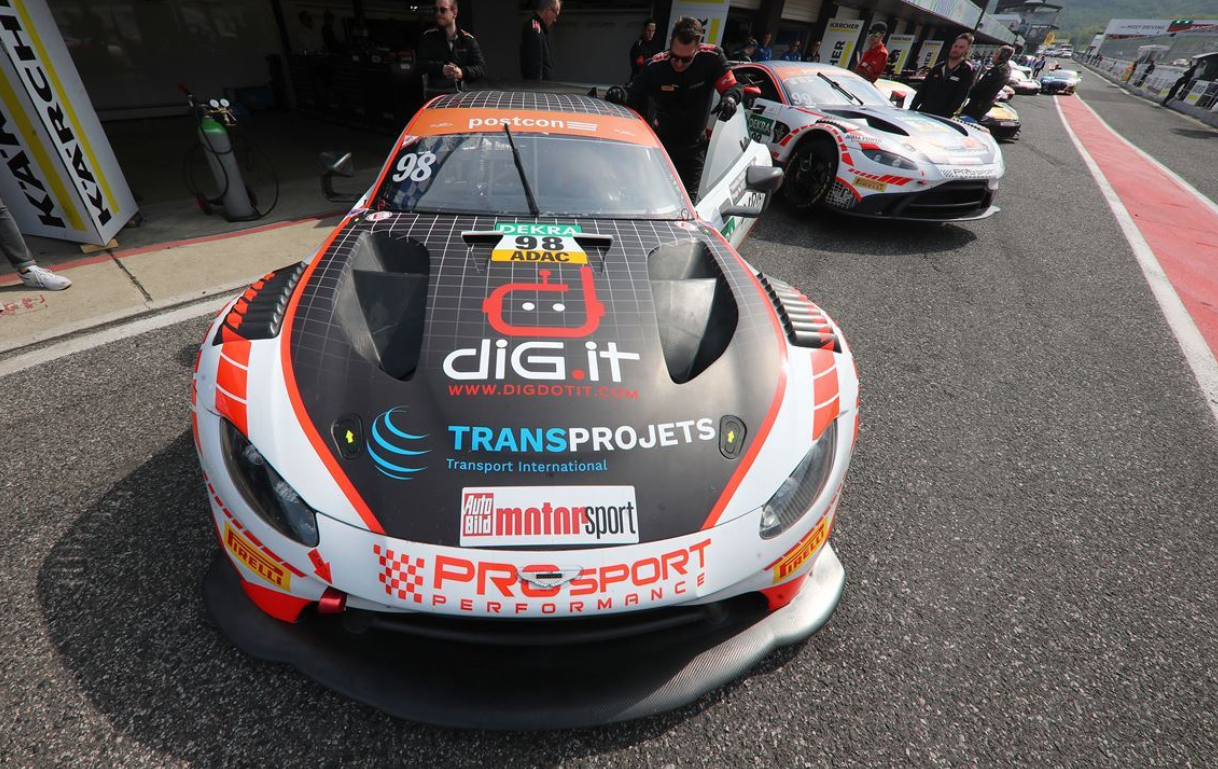 2辆 阿斯顿马丁 Vantage AMR GT3