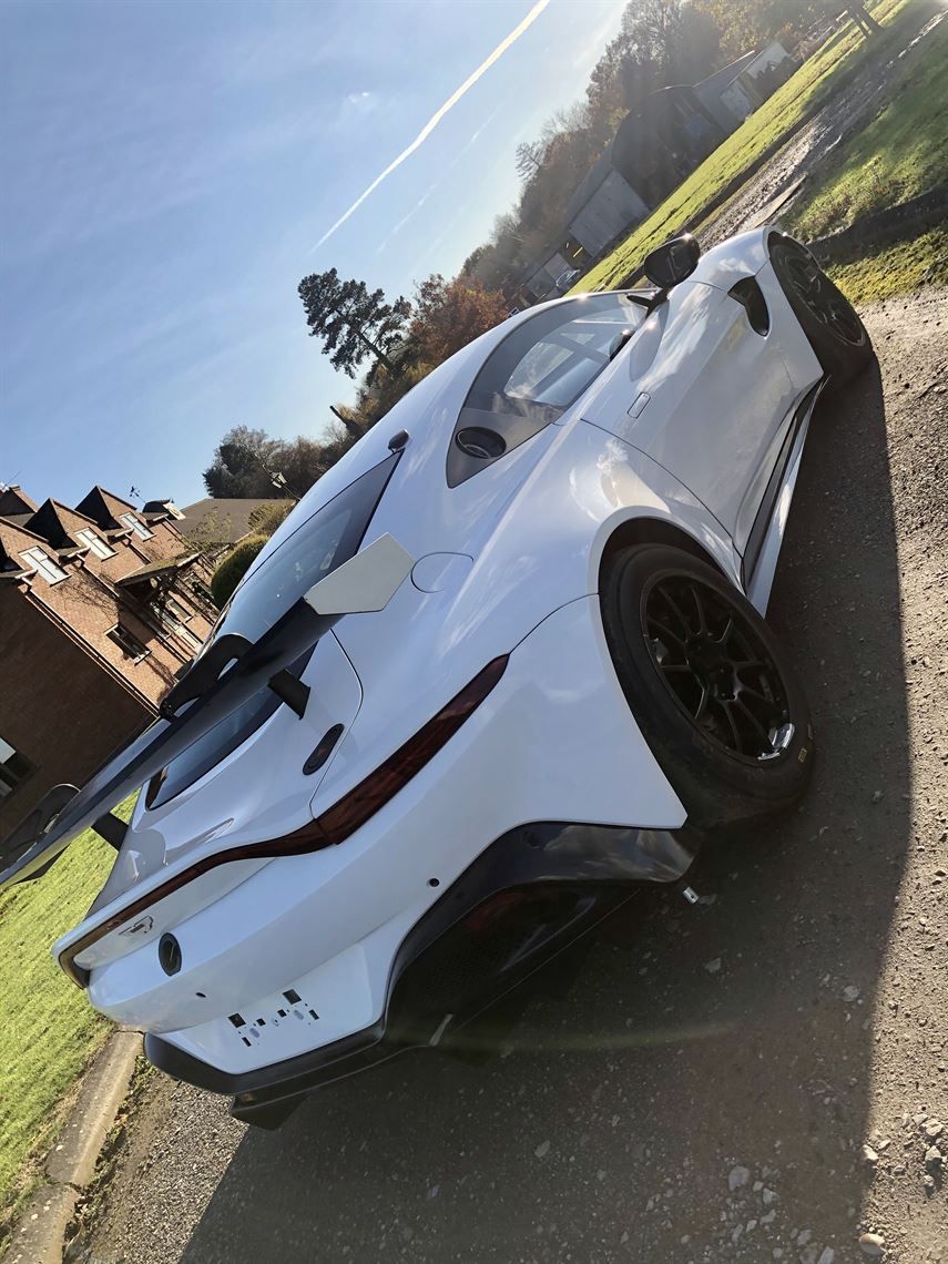 2辆2019款阿斯顿马丁GT4赛车 * 出售/季租 *