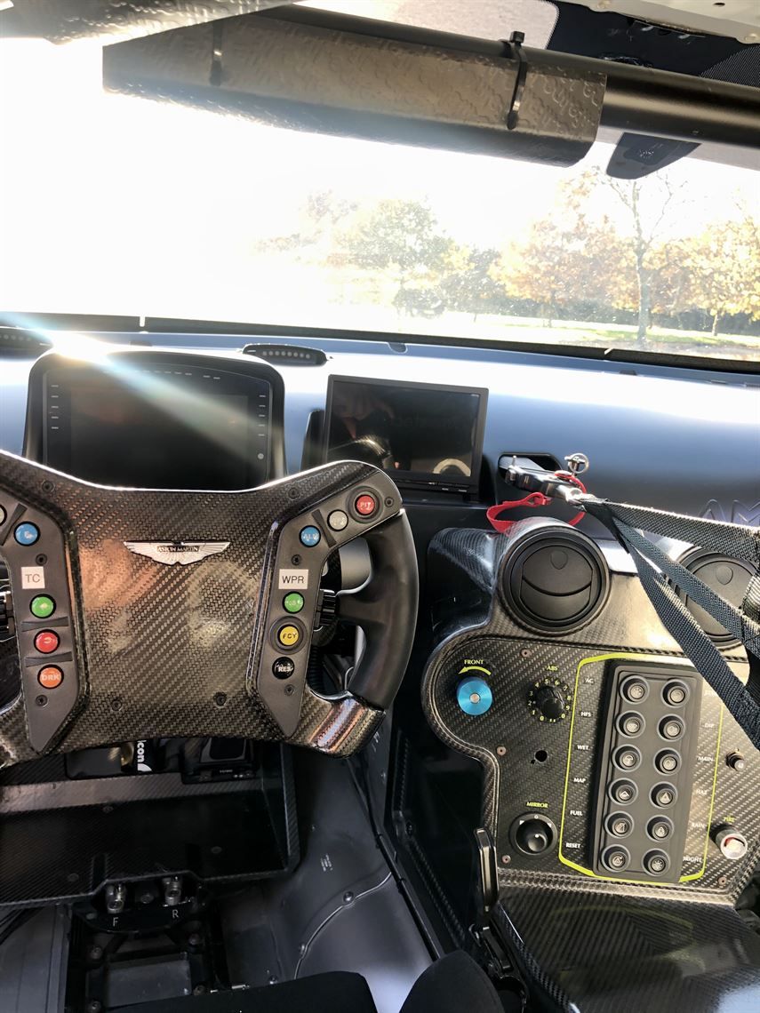 2辆2019款阿斯顿马丁GT4赛车 * 出售/季租 *