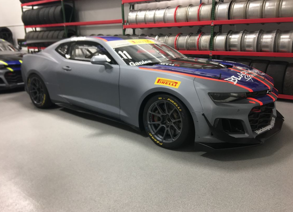 科迈罗 GT4.R 赛车