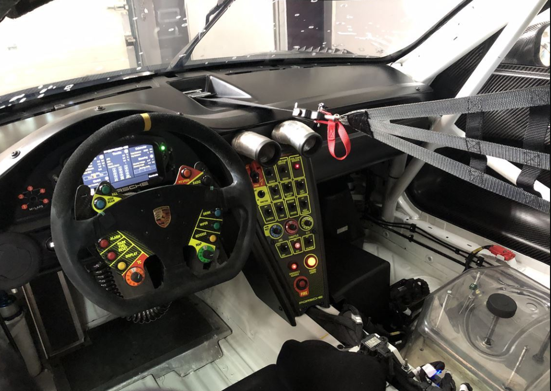 吴X同款，保时捷 911 GT3 R，结实耐撞