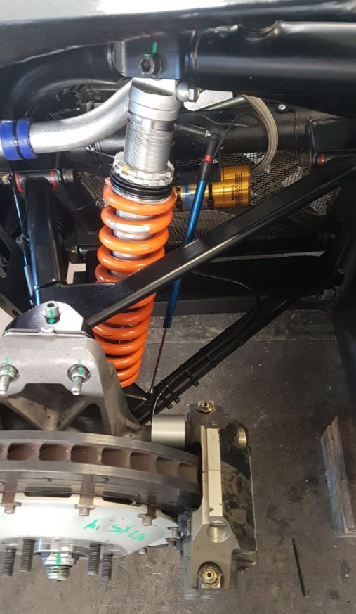 两辆 Ginetta G55 GT4 (2019规格)