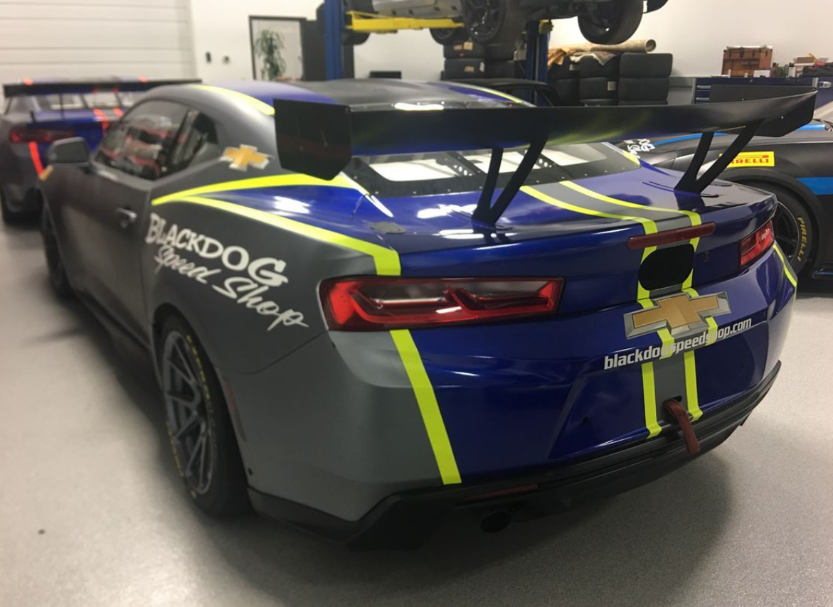 科迈罗 GT4.R 赛车