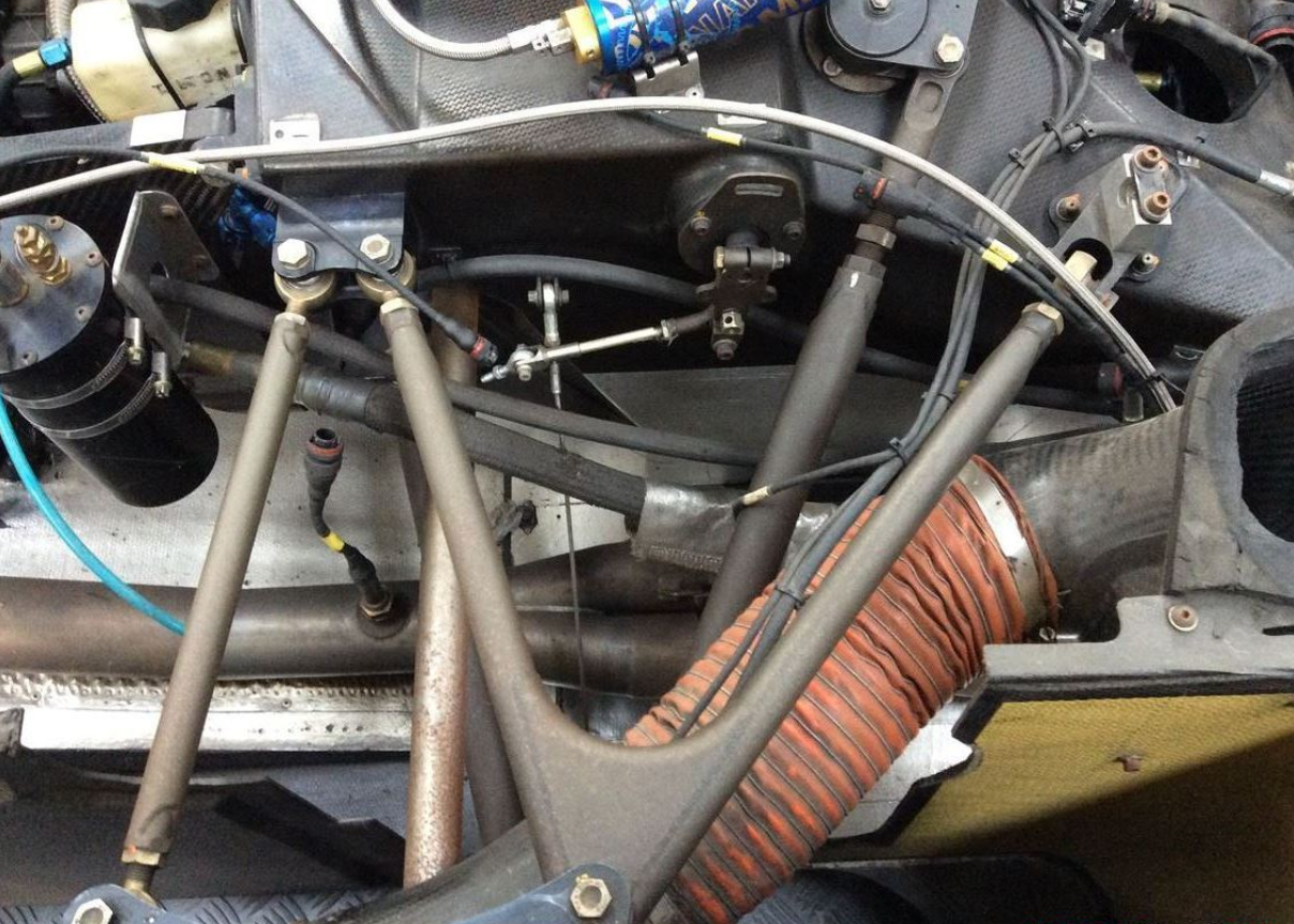 2001 Reynard 01Q 底盘编号#002，LMP675