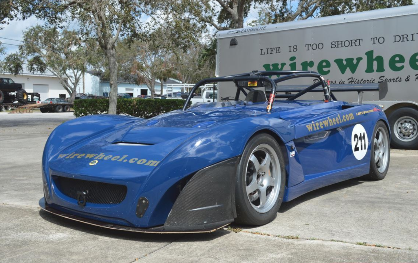 路特斯 2-Eleven 赛车