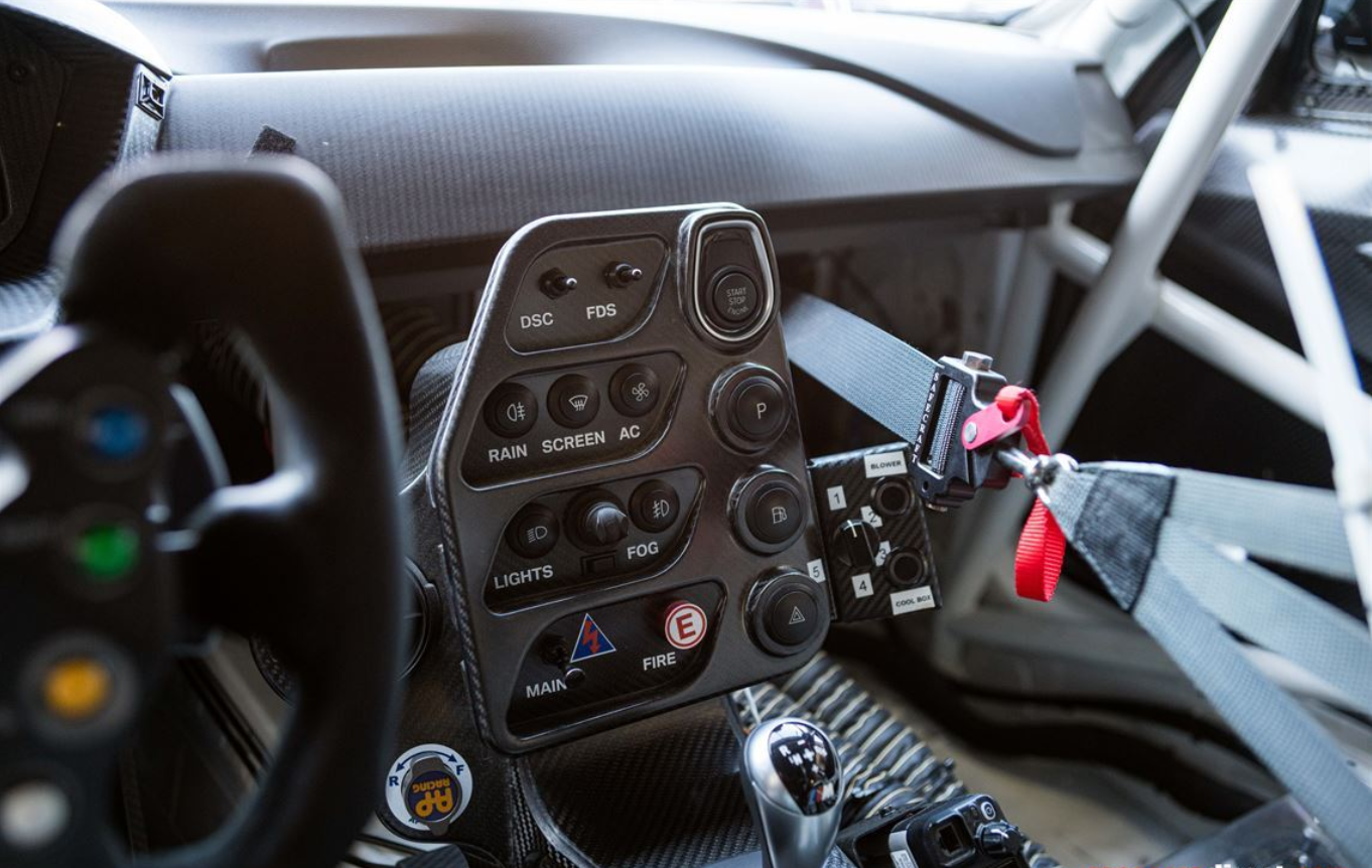 2018 宝马M4，原厂GT4赛车