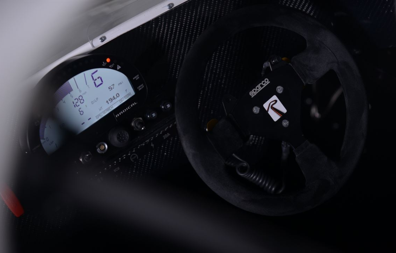 两辆2018 Radical SR3 RSX, 白色