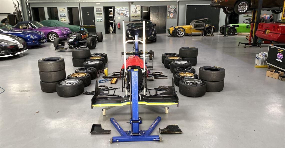 Dallara 301 F3 Monoposto+备件