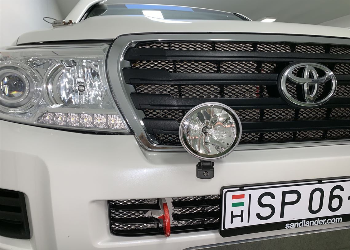 丰田陆地巡航舰 VDJ 200 T2 Rally Raid Car