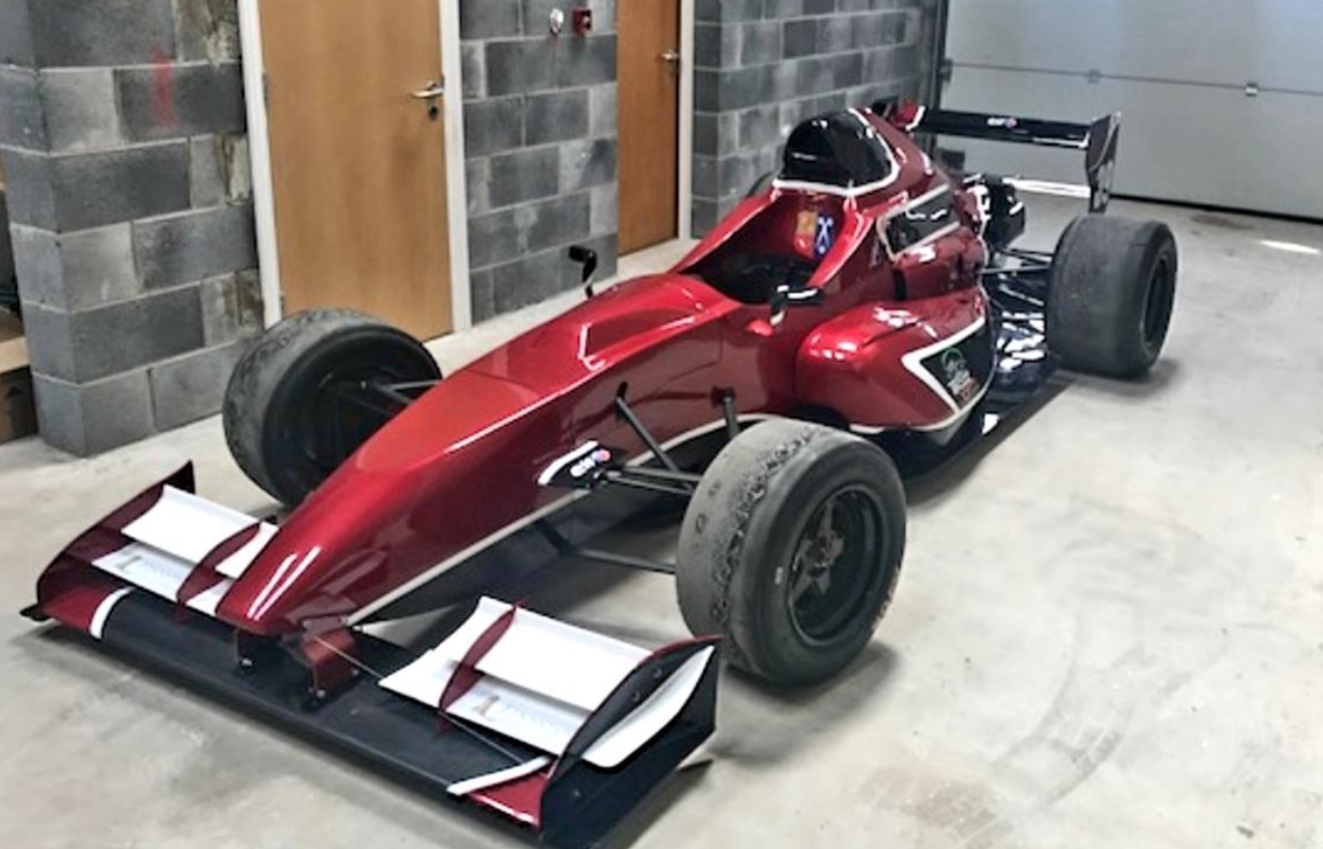 F3 Tom's，丰田发动机