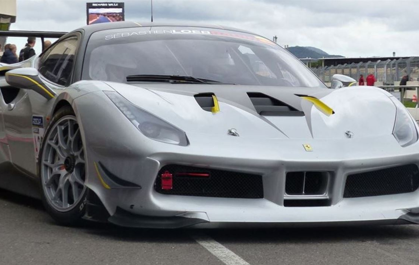 法拉利488 CHALLENGE