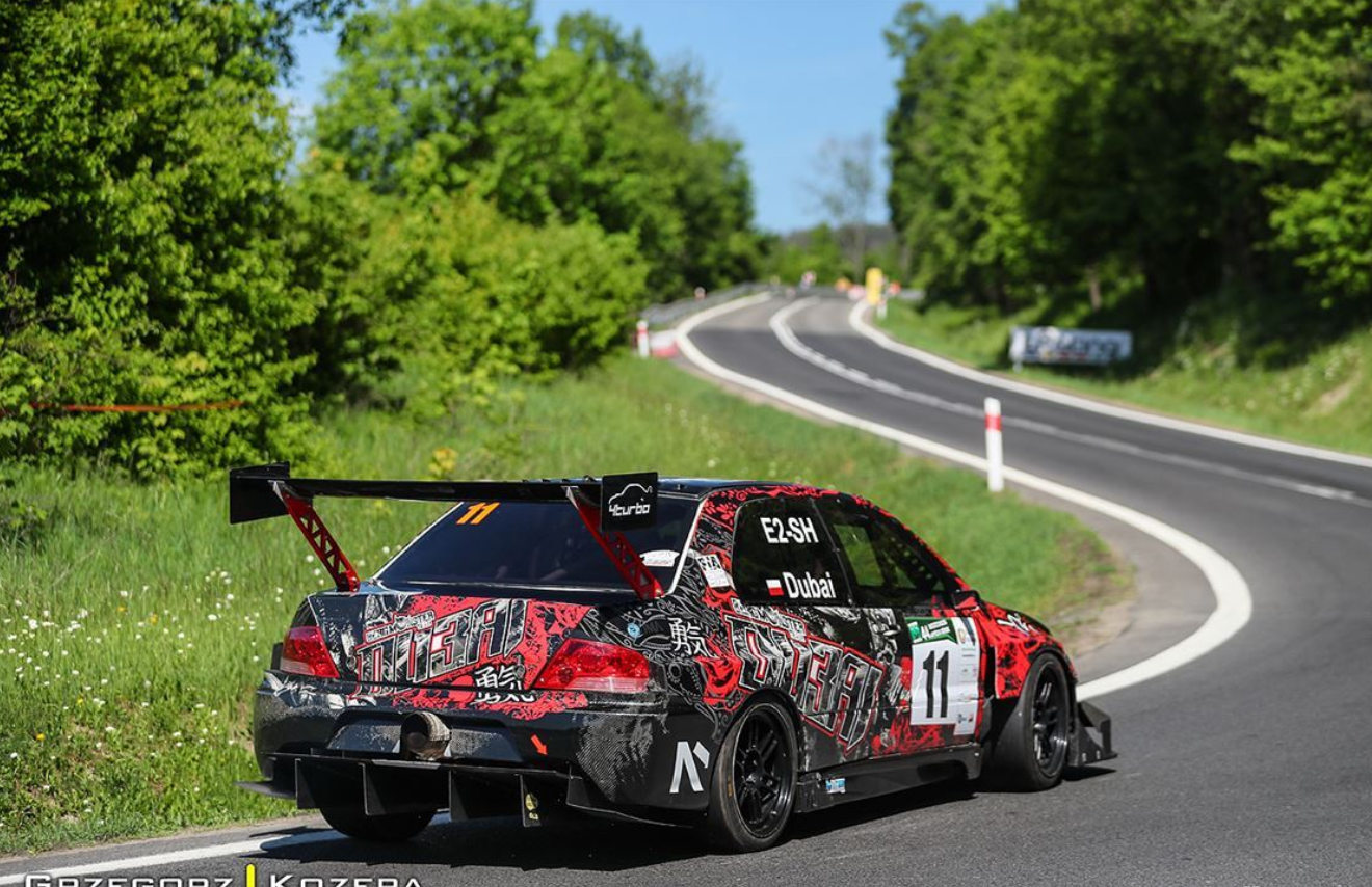 三菱 Lancer，爬山猛兽