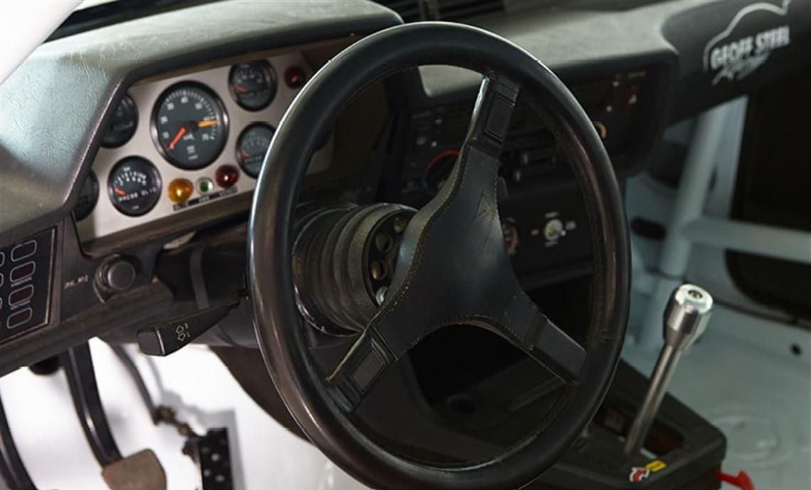 بي إم دبليو E24