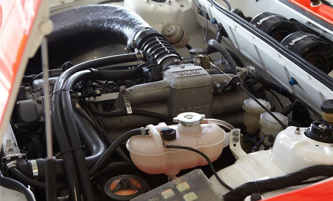 بي إم دبليو E24