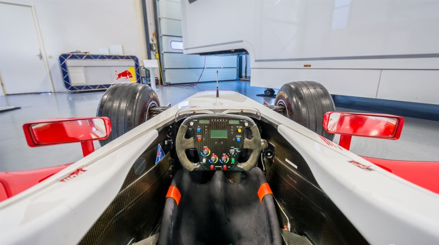 2002 丰田TF102 F1赛车