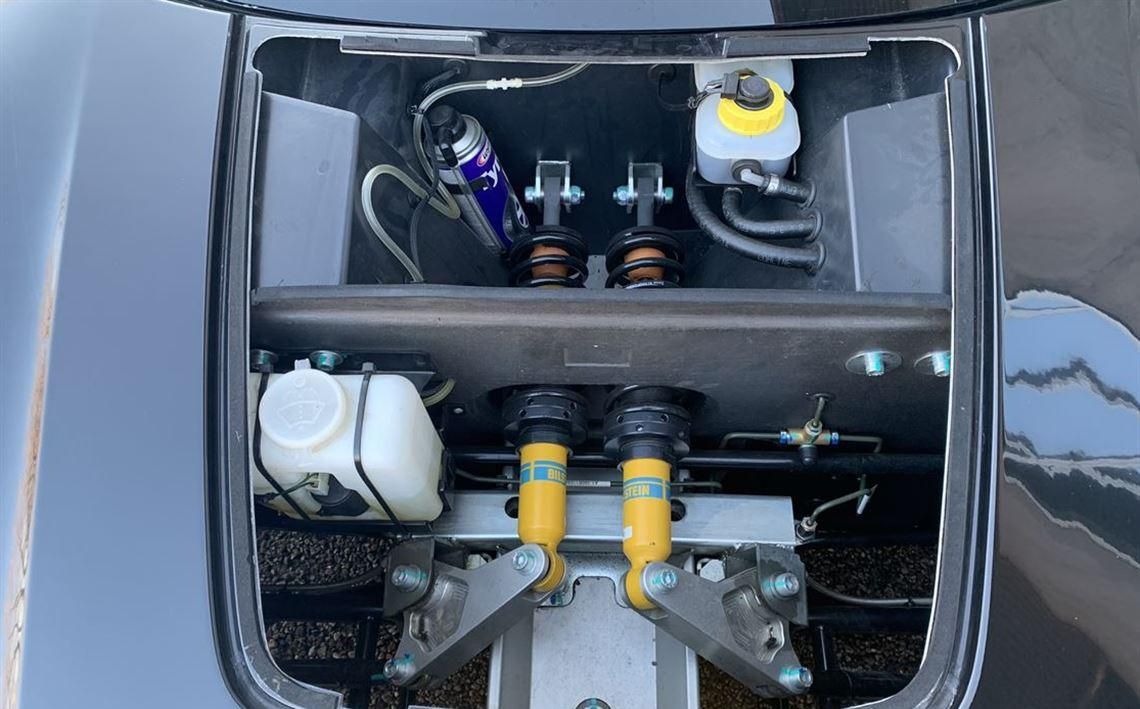 Zenos E10S，左舵，意大利注册