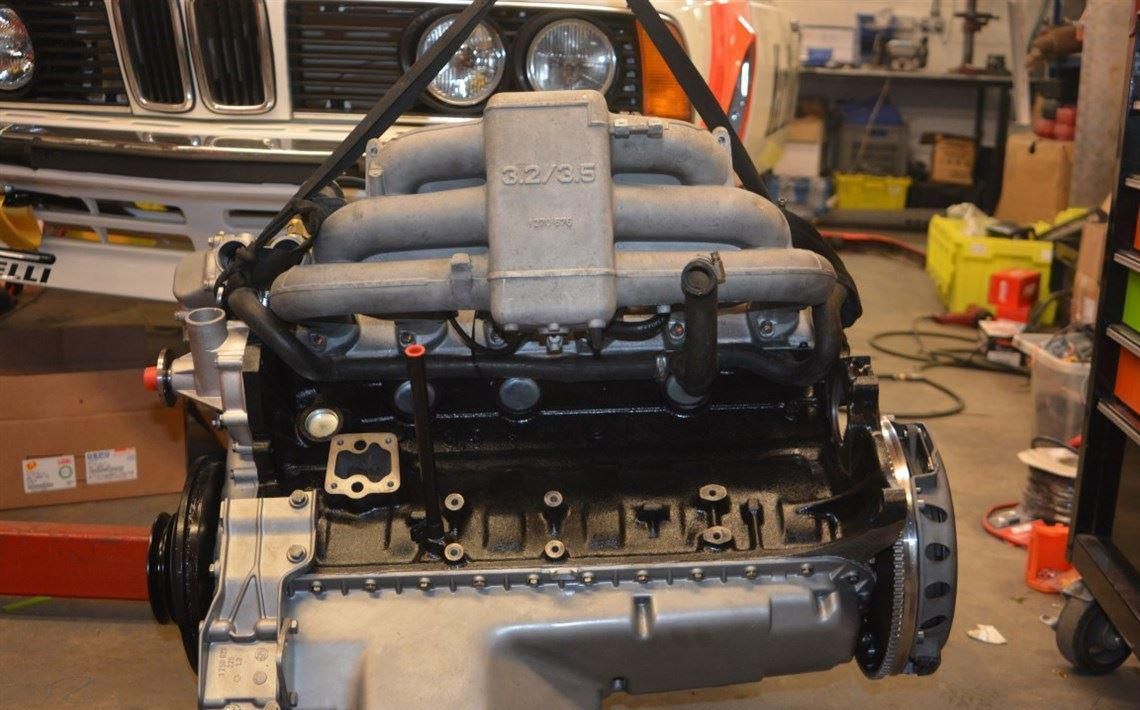 بي إم دبليو E24