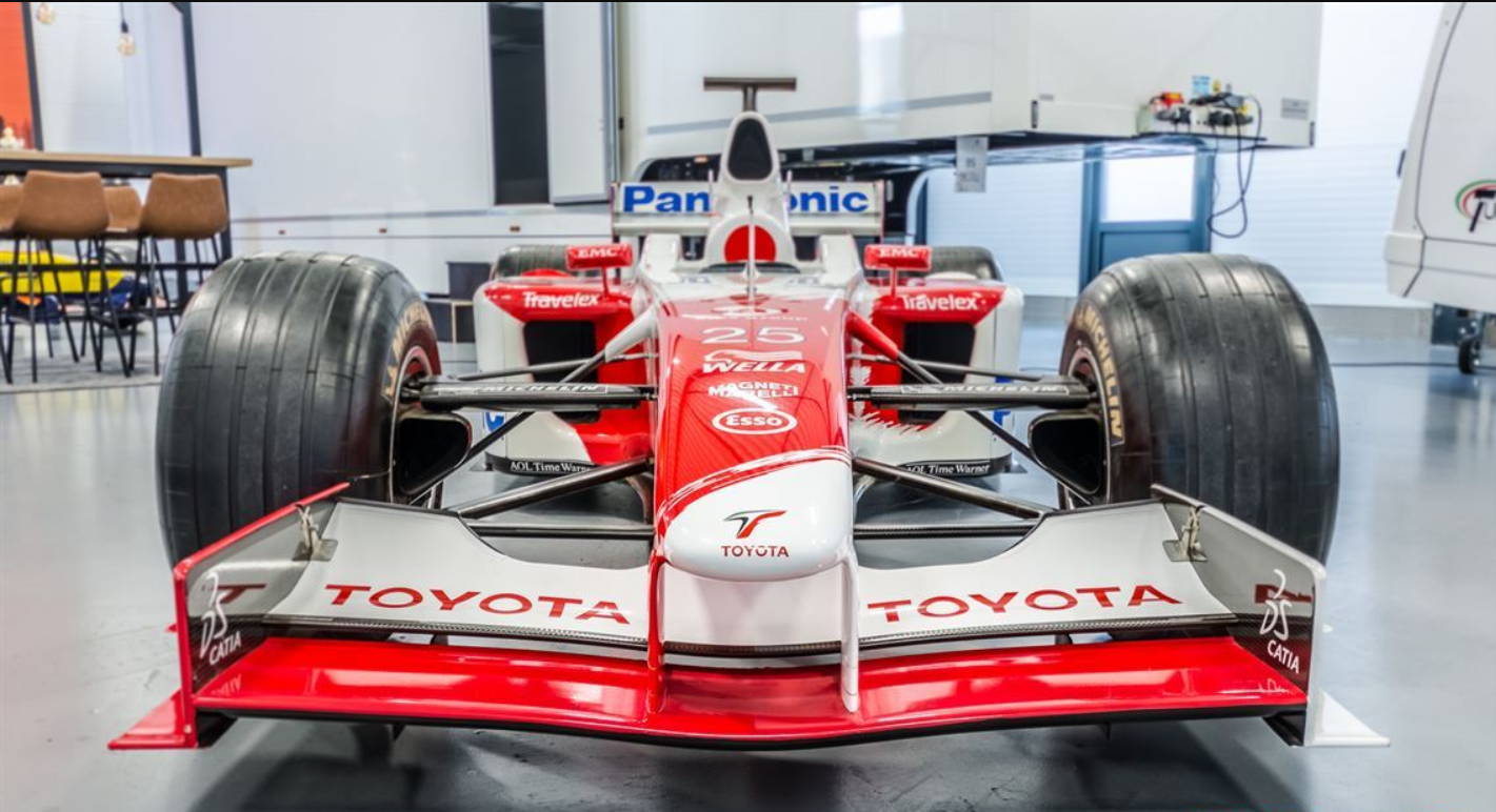 2002 丰田TF102 F1赛车