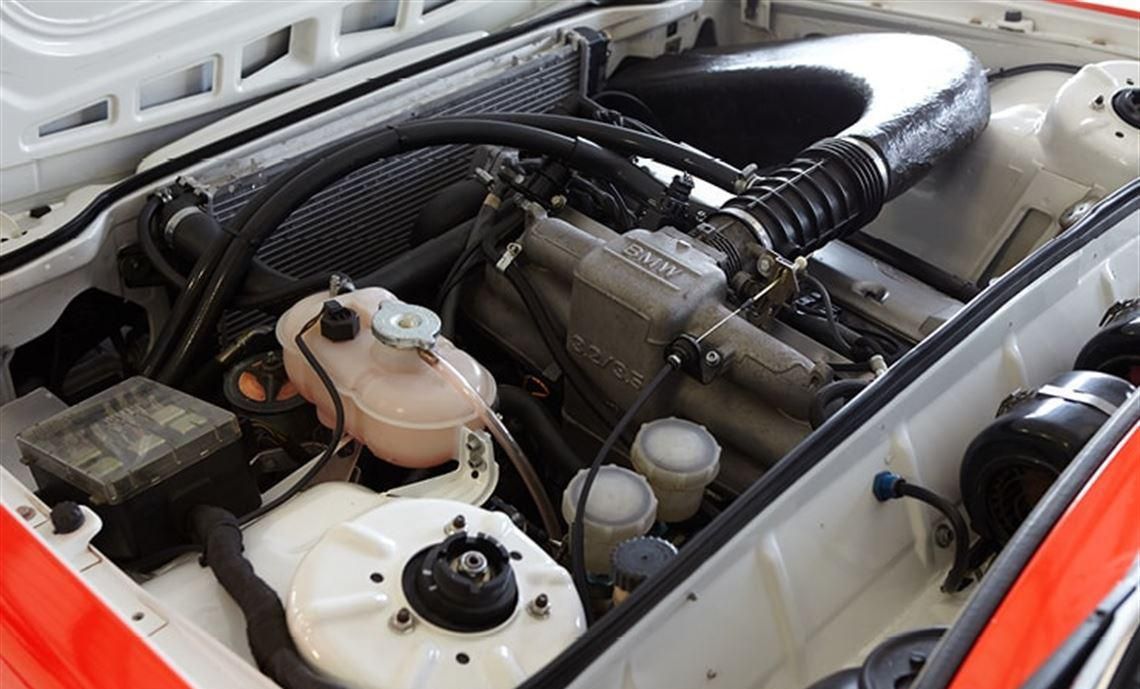 بي إم دبليو E24