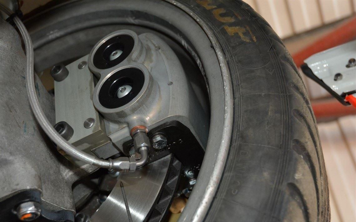 بي إم دبليو E24