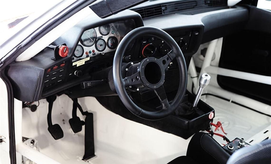 بي إم دبليو E24