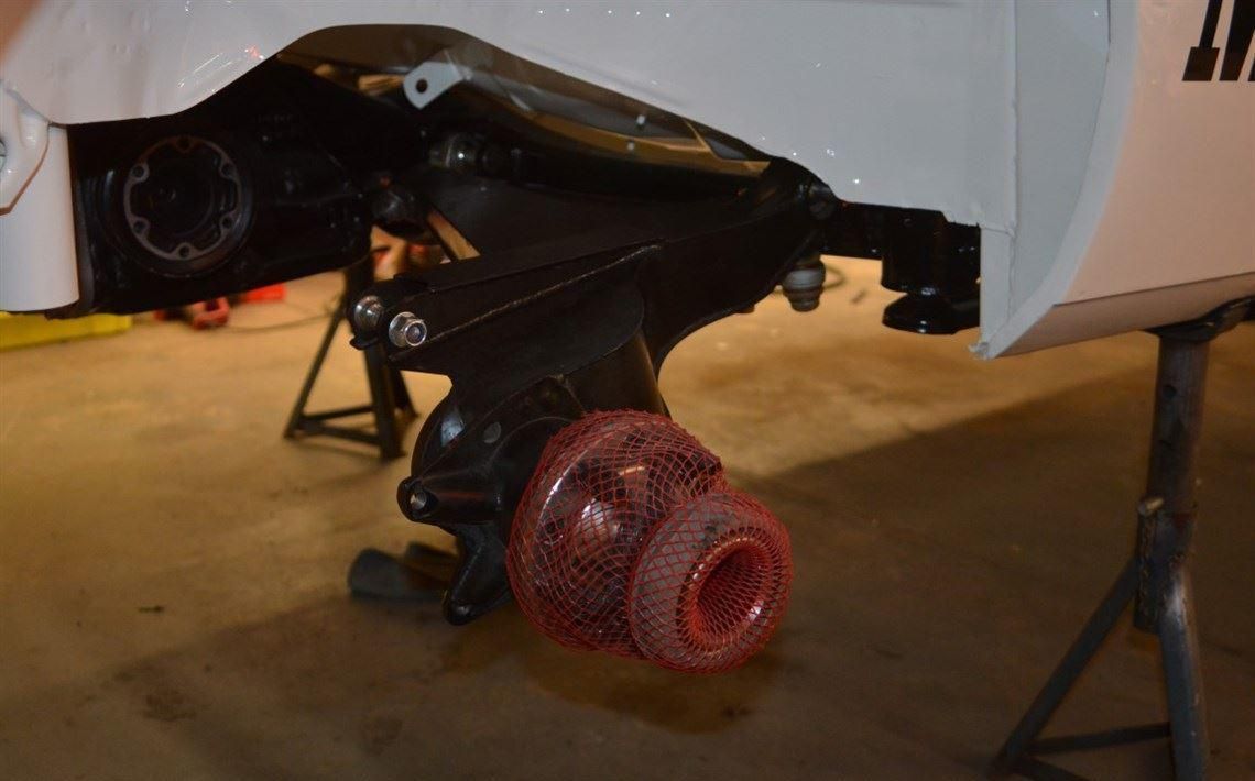 بي إم دبليو E24