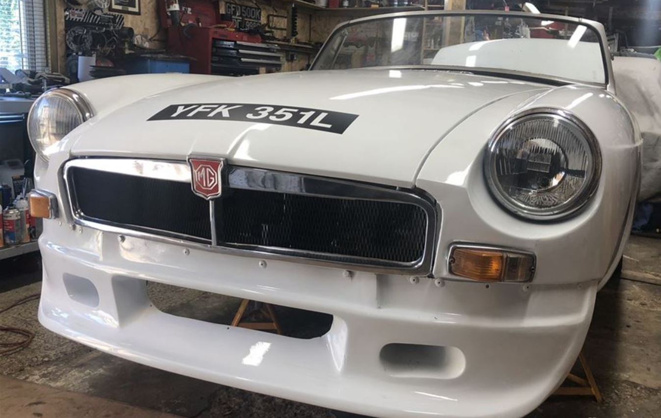 MGB ROADSTER 3.9 V8