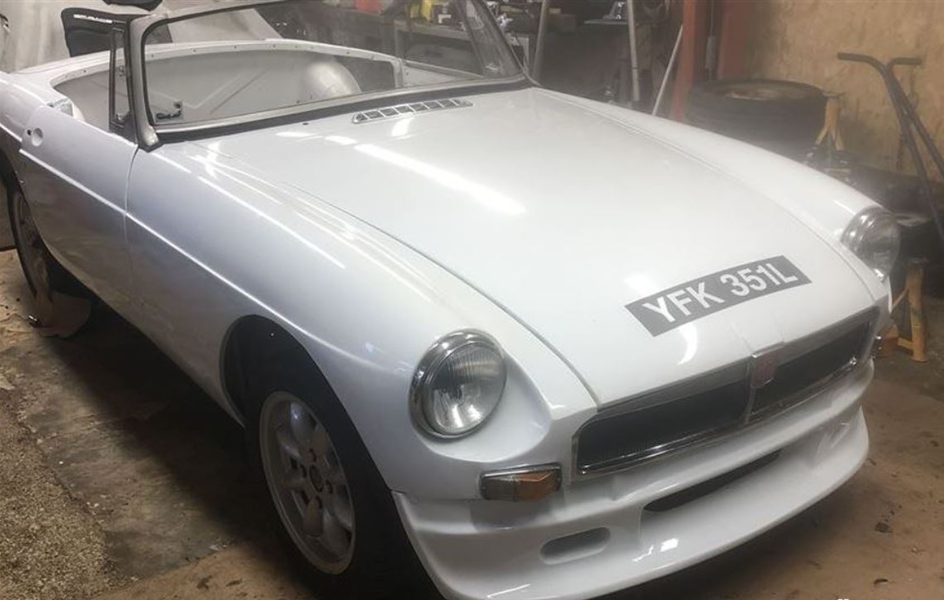 MGB ROADSTER 3.9 V8