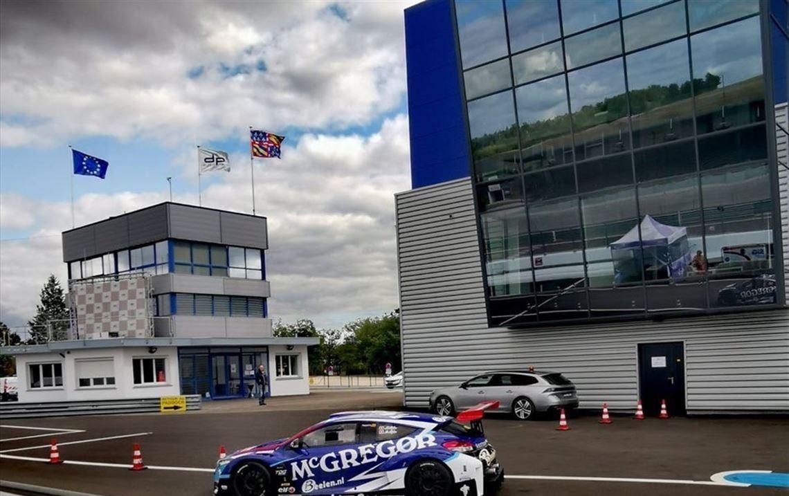 雷诺梅甘娜 Trophy V6 EVO3