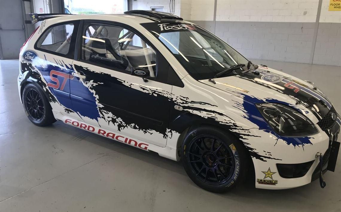 福特嘉年华赛车