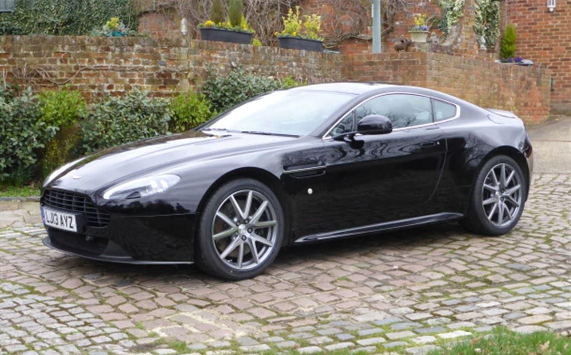 阿斯顿马丁V8 Vantage 4.7