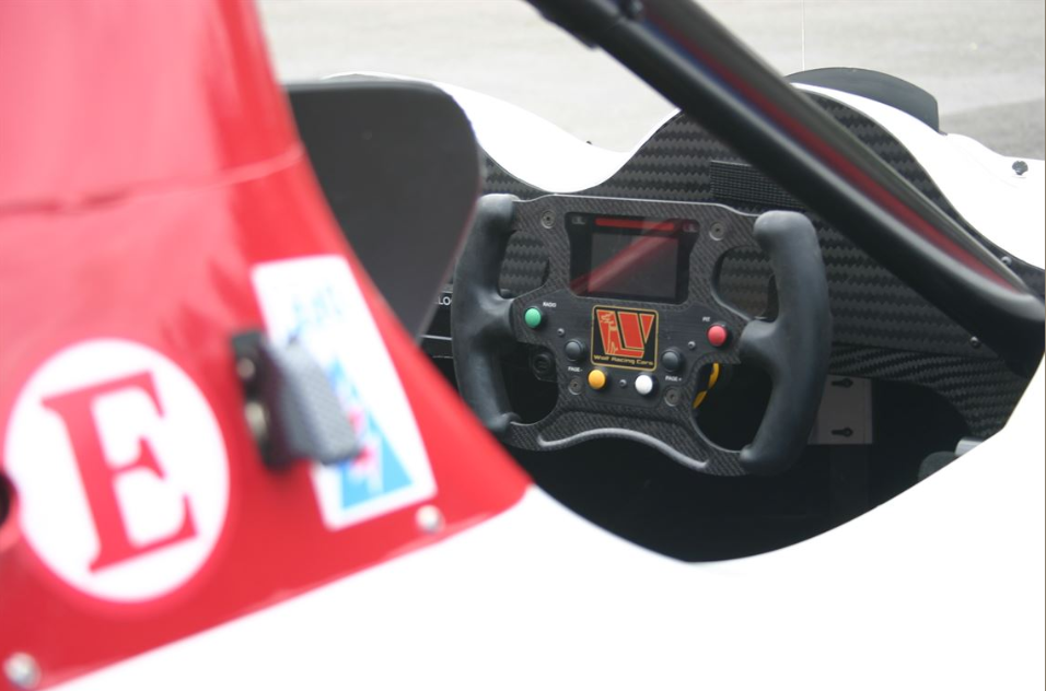 2012 Wolf GB08 CN 2，两座赛车