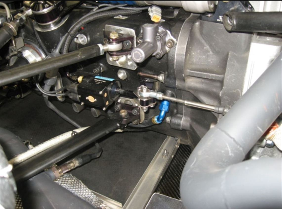 2012 Wolf GB08 CN 2，两座赛车