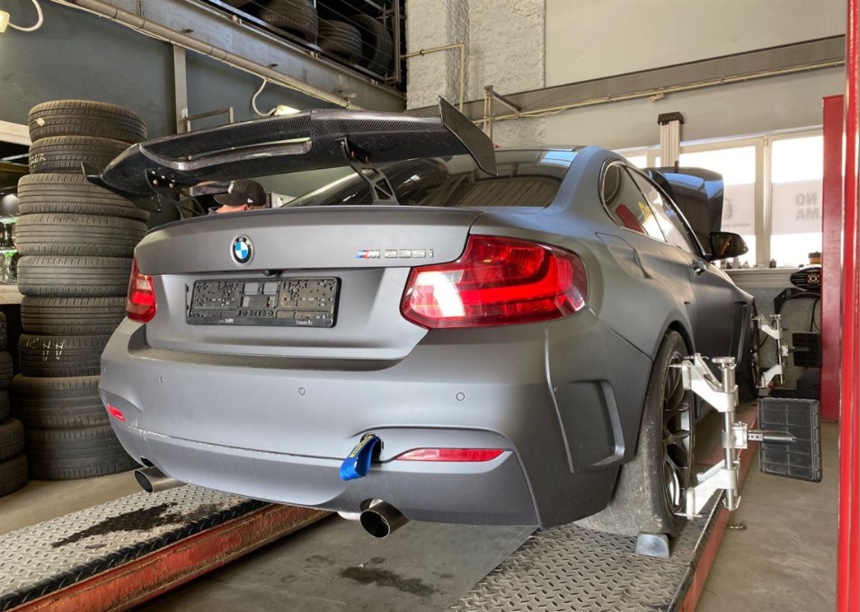 BMW M235i赛车